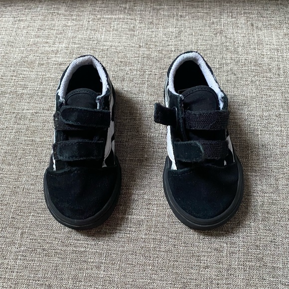 SOLD Shoe Bundle- 4 Pair of Toddler Boy’s Shoes 4th pair not pictured in bundle - Picture 13 of 16